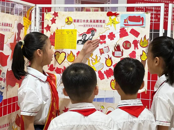 福建师生多形式告白伟大祖国