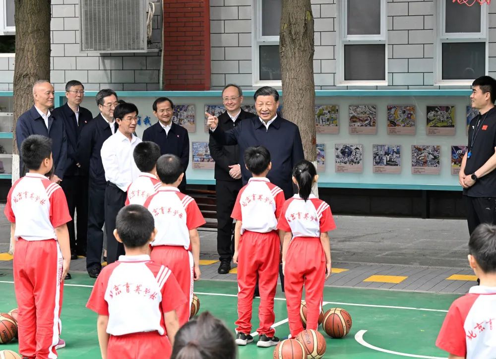 习近平向全国广大少年儿童祝贺“六一”国际儿童节快乐