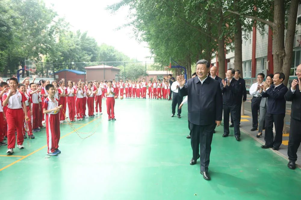 习近平向全国广大少年儿童祝贺“六一”国际儿童节快乐