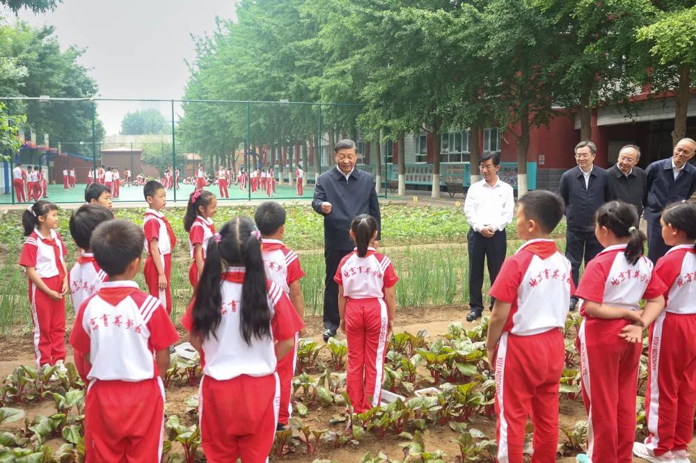 习近平向全国广大少年儿童祝贺“六一”国际儿童节快乐